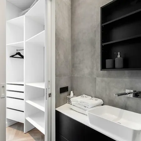 Apartment Eos Old Town By Houseys